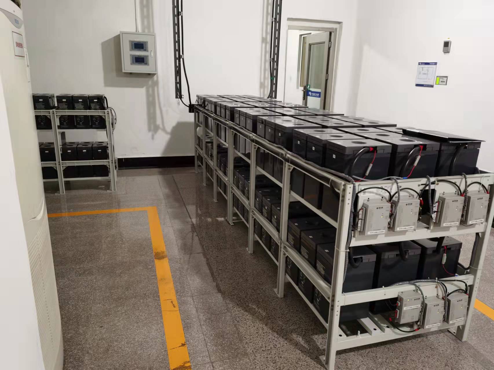 PA集团ups电源如何根据主机功率和待机时间计算电池容量？